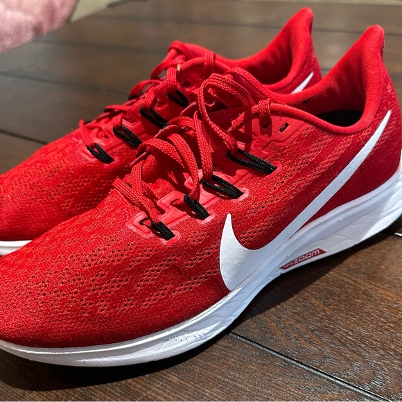 Nike Red Athletic Running Shoes with Breathable Mesh - Picture 1 of 2